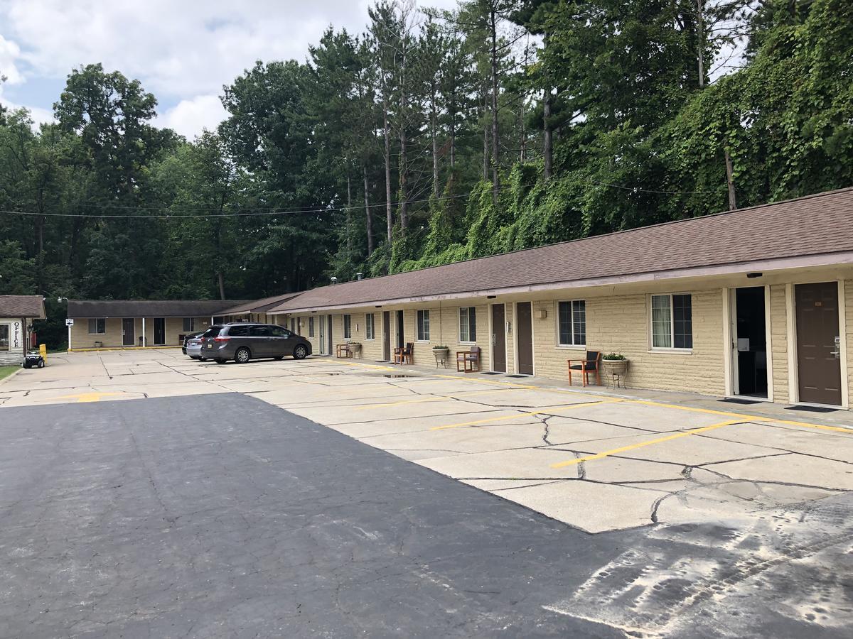 Gratiot View Motel Shields Exterior foto